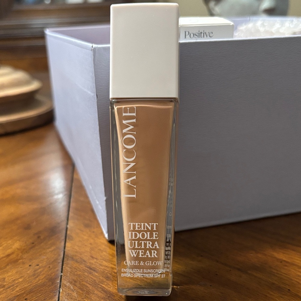 Teint Idole Ultra Wear Foundation 325C - Picture 3 of 5